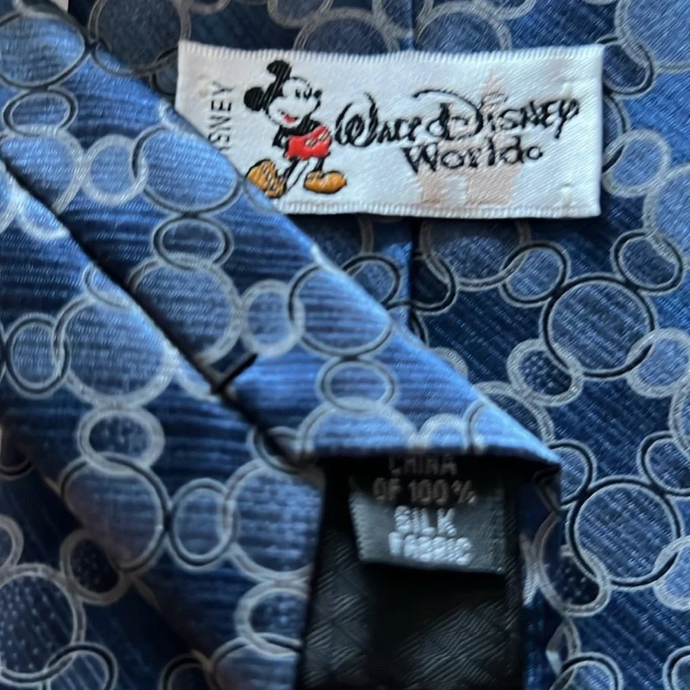 Walt Disney World Mickey Icon Men's Tie Blue/Silver MSRP: $70 (New without Tags) - Picture 5 of 6
